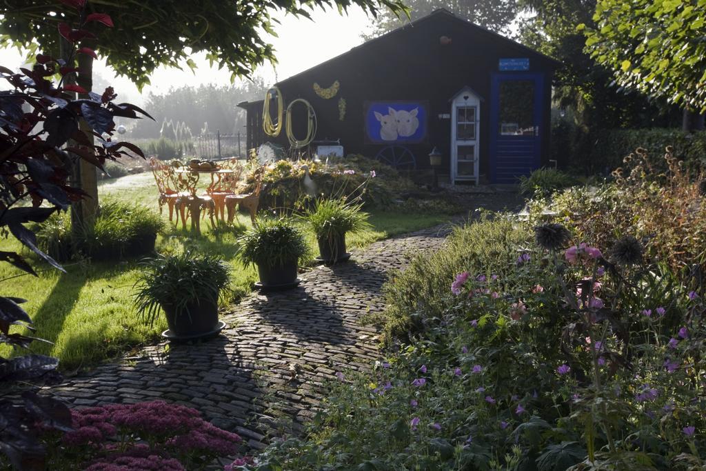 Bloemenboerderij Aperloo Bed & Breakfast Exterior photo